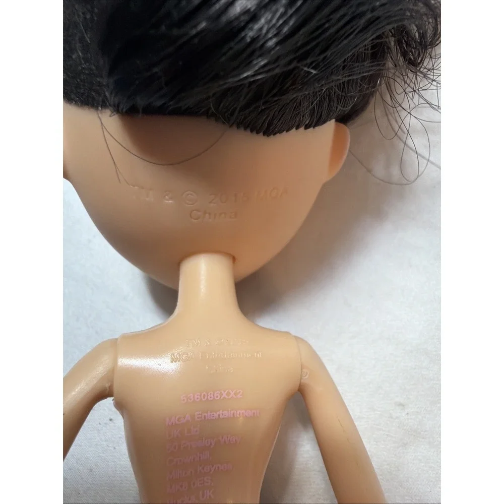 Lot Of 3 Rainbow High Dolls And 1 Bratz Doll